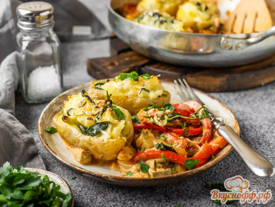 Фаршированный картофель с вялеными томатами и сыром - Готовое блюдо