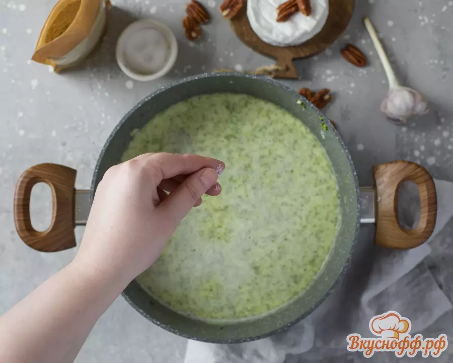 Суп-пюре из брокколи с сыром и орехами пекан - Шаг 5