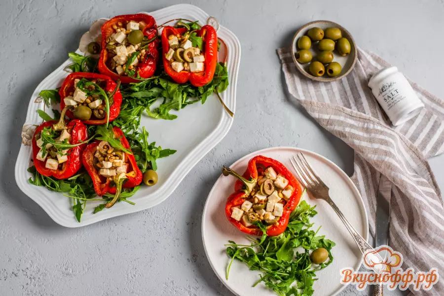 Перцы запечённые с сыром и орехами