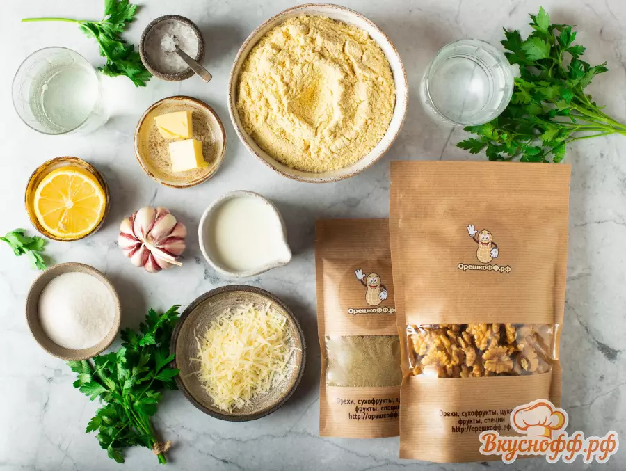 Мамалыга с соусом из грецких орехов - Ингредиенты и состав рецепта