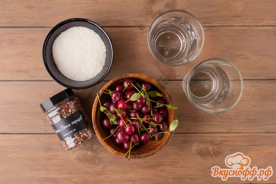 Домашний вишнёвый ликёр - Ингредиенты и состав рецепта