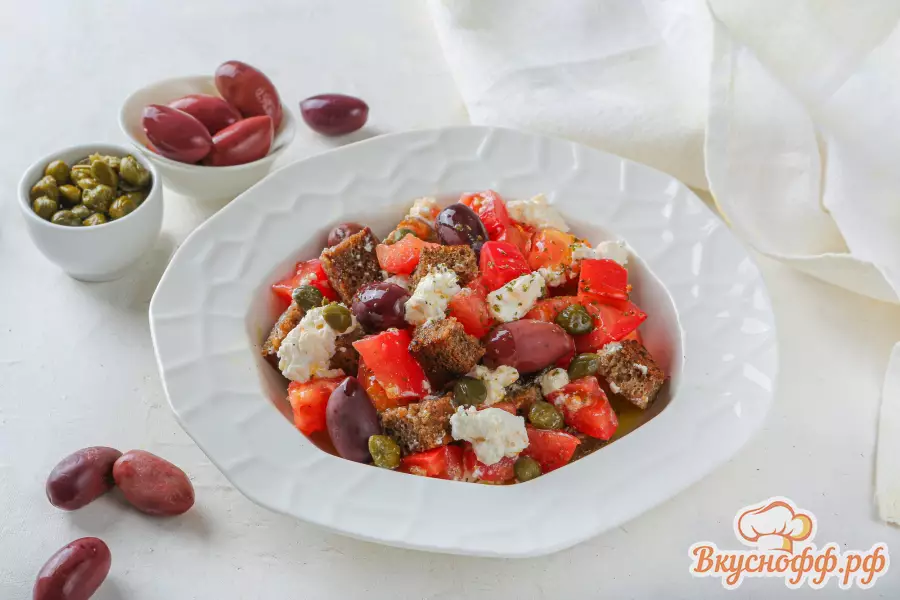 Салат с оливками и фетой «Дакос»