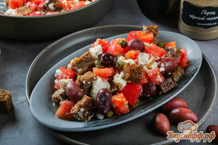 Салат с оливками и фетой «Дакос» - Готовое блюдо