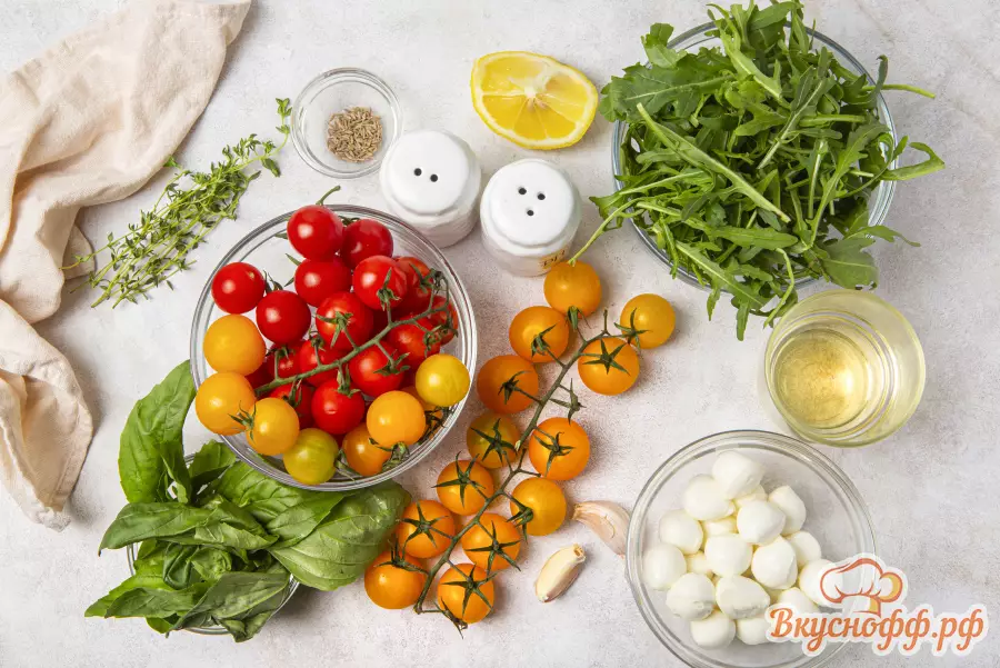 Салат с моцареллой, рукколой и помидорами - Ингредиенты и состав рецепта