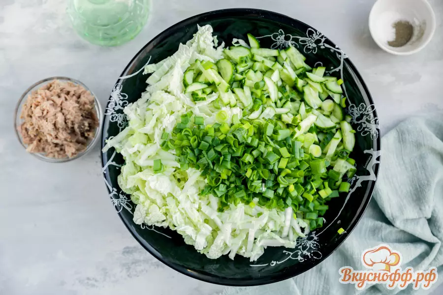 Салат с тунцом и пекинской капустой - Шаг 3