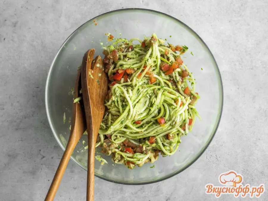 Спагетти из кабачков с помидорами и грецкими орехами - Шаг 5