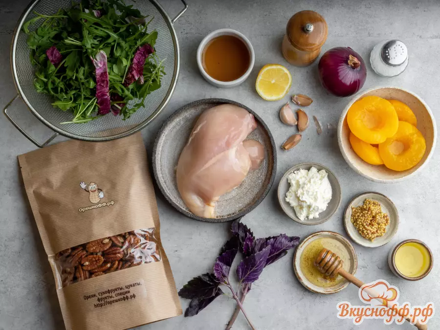 Тёплый салат с курицей, персиком и сыром - Ингредиенты и состав рецепта