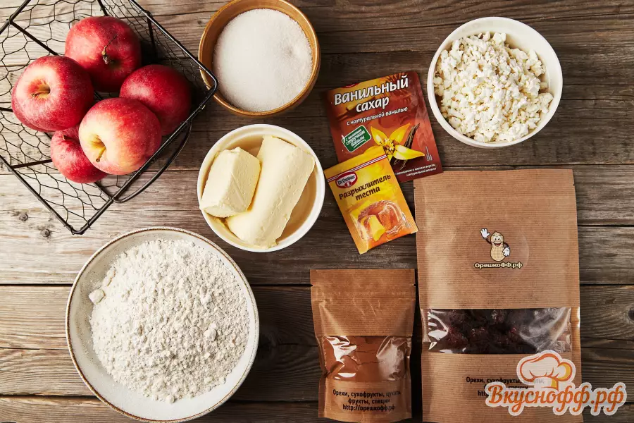 Творожный пирог с яблоками и финиками - Ингредиенты и состав рецепта