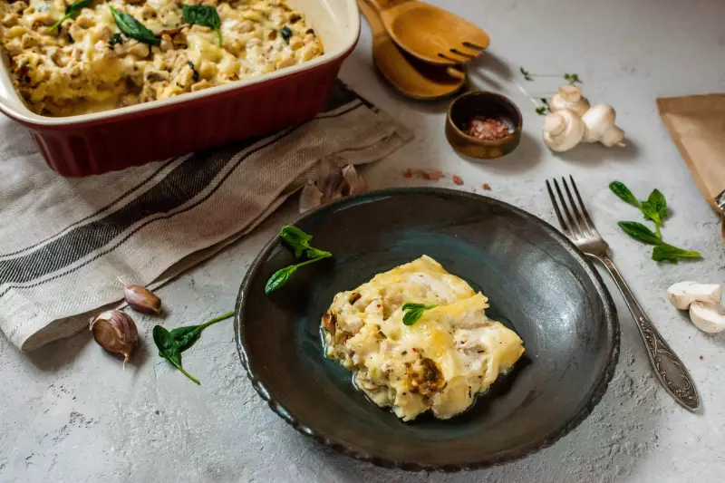 Лазанья с курицей и грибами